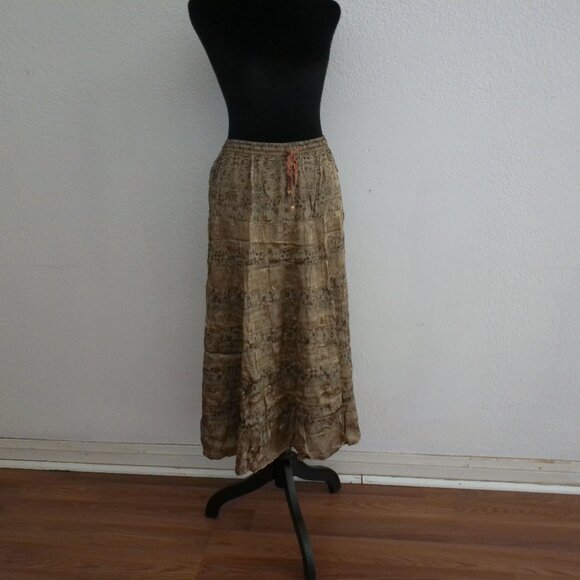 A-list by Wrapper, Beige Maxi skirt, Shiny, India style - Picture 6 of 8